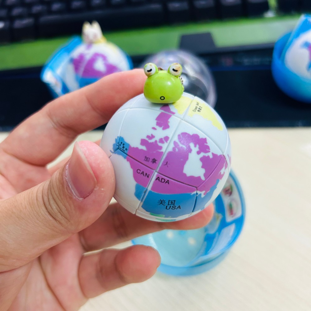 2006 Earth World Map 2x2 Ball  - огляд і ціна Puzzle Map World